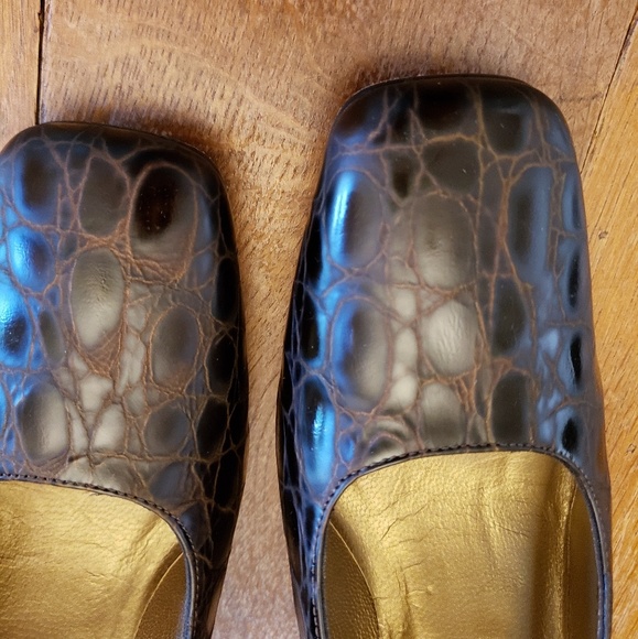 Stuart Weitzman crocodile block heel pumps - Picture 5 of 8